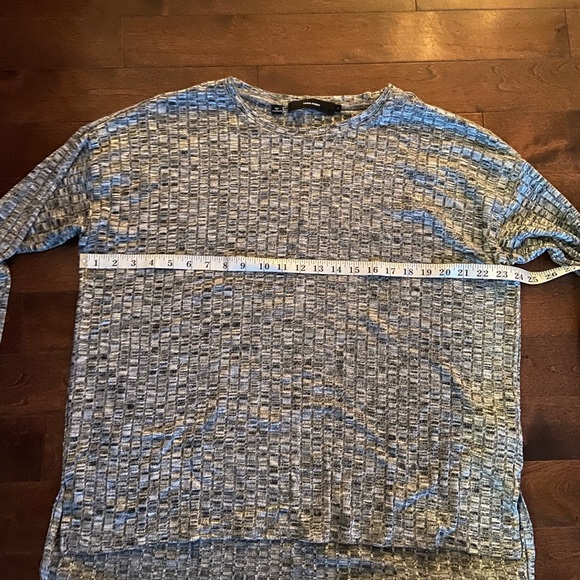 Textured Gray Long Sleeve Top - Picture 2 of 2
